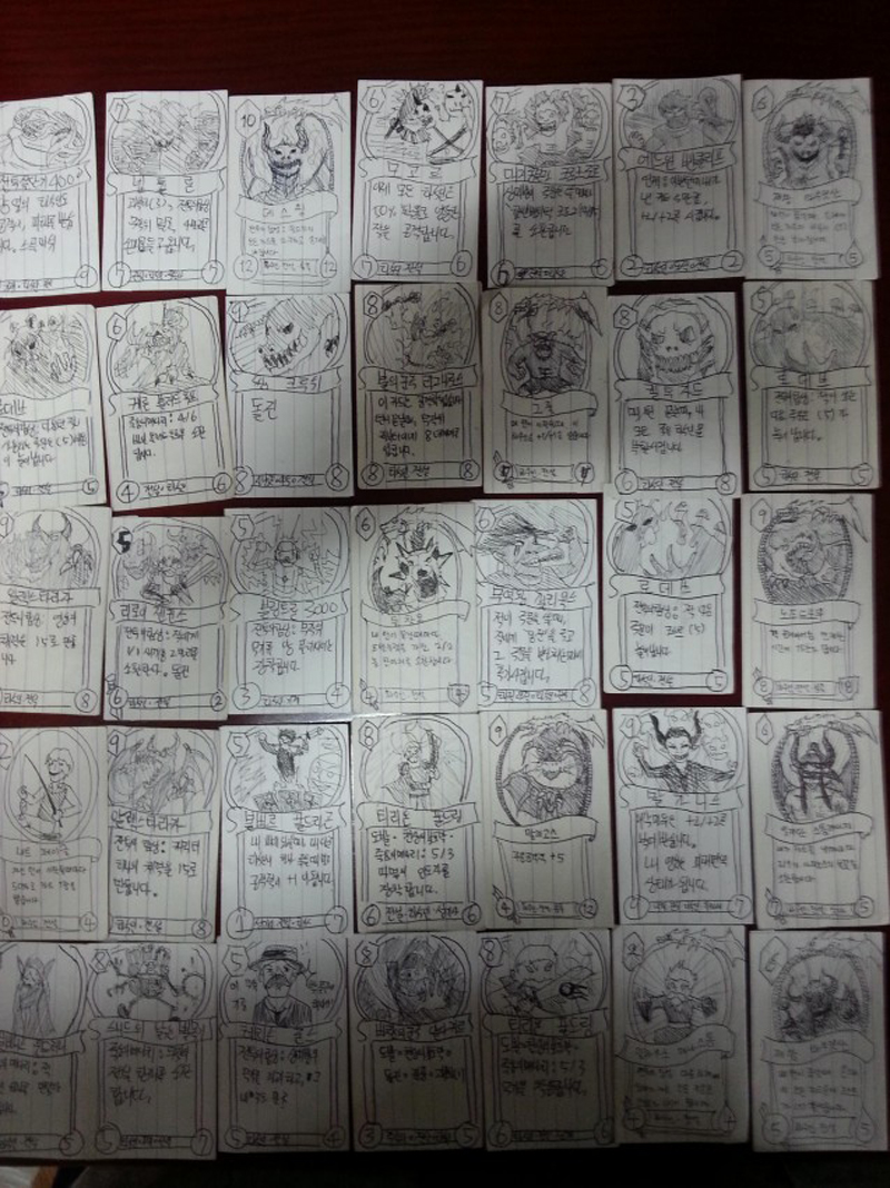 Illustration for article titled Reclutas coreanos idean una genial manera de jugar a Hearthstone: con lápiz y papel